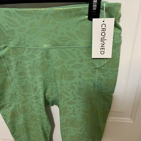 Crowned Athletics - Disney Tiana - Lily Pad Princess Leggings - NWT - XXL - Picture 2 of 9